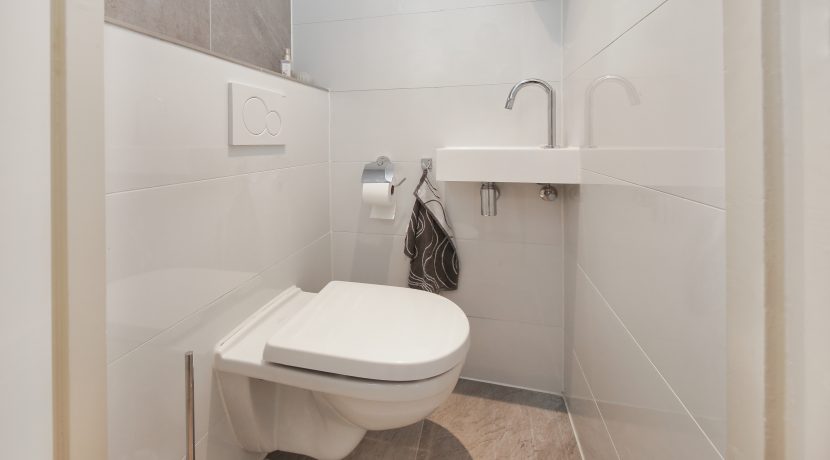 19 Toevlucht 8 Toilet 01a