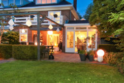 42 HM Dijklaan 16 Tuin avond