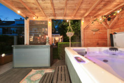 43 HM Dijklaan 16 Tuin Jacuzzi