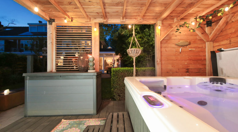 43 HM Dijklaan 16 Tuin Jacuzzi