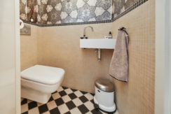 47 HM Dijklaan 16 Toilet 01