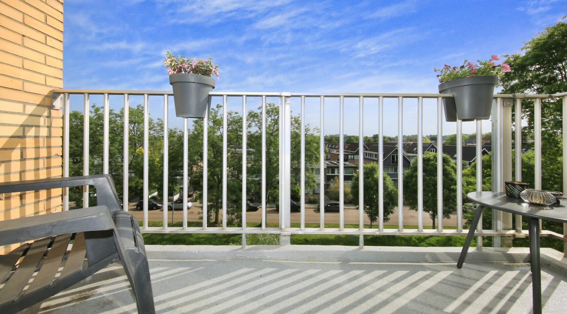 09 Einsteinln 215 Balkon 01a