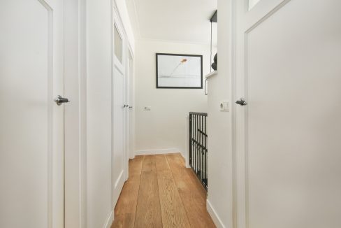 50 Roerdompstraat 5 Overloop 01b