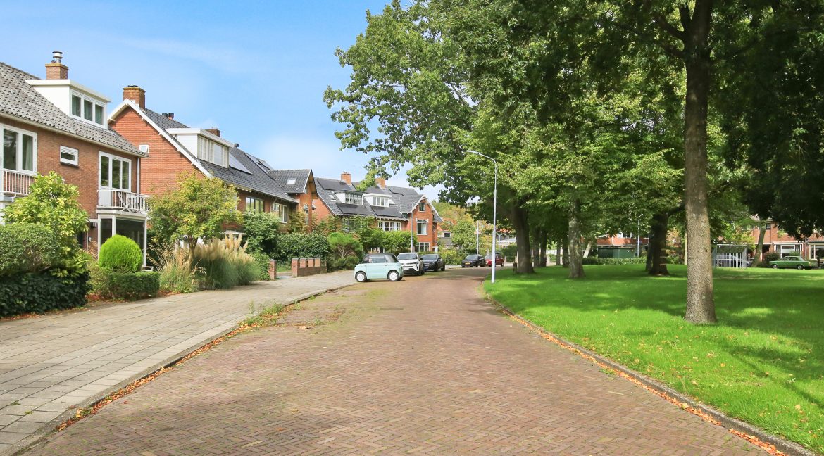 16 Zwaluwstr 13 Straatbeeld 01b