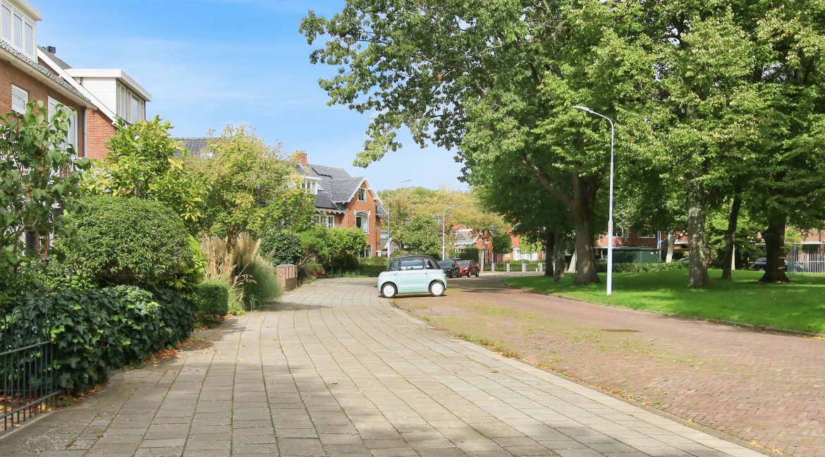 59 Zwaluwstr 13 Straatbeeld 01b