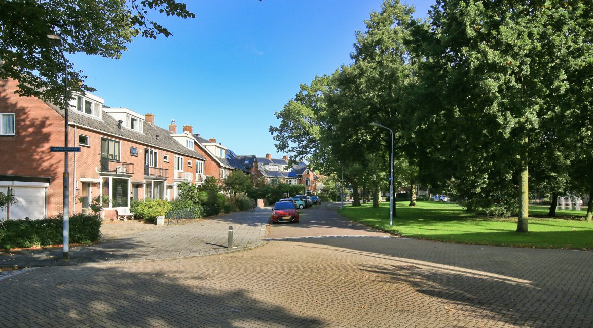 62 Zwaluwstr 13 Straatbeeld 01e